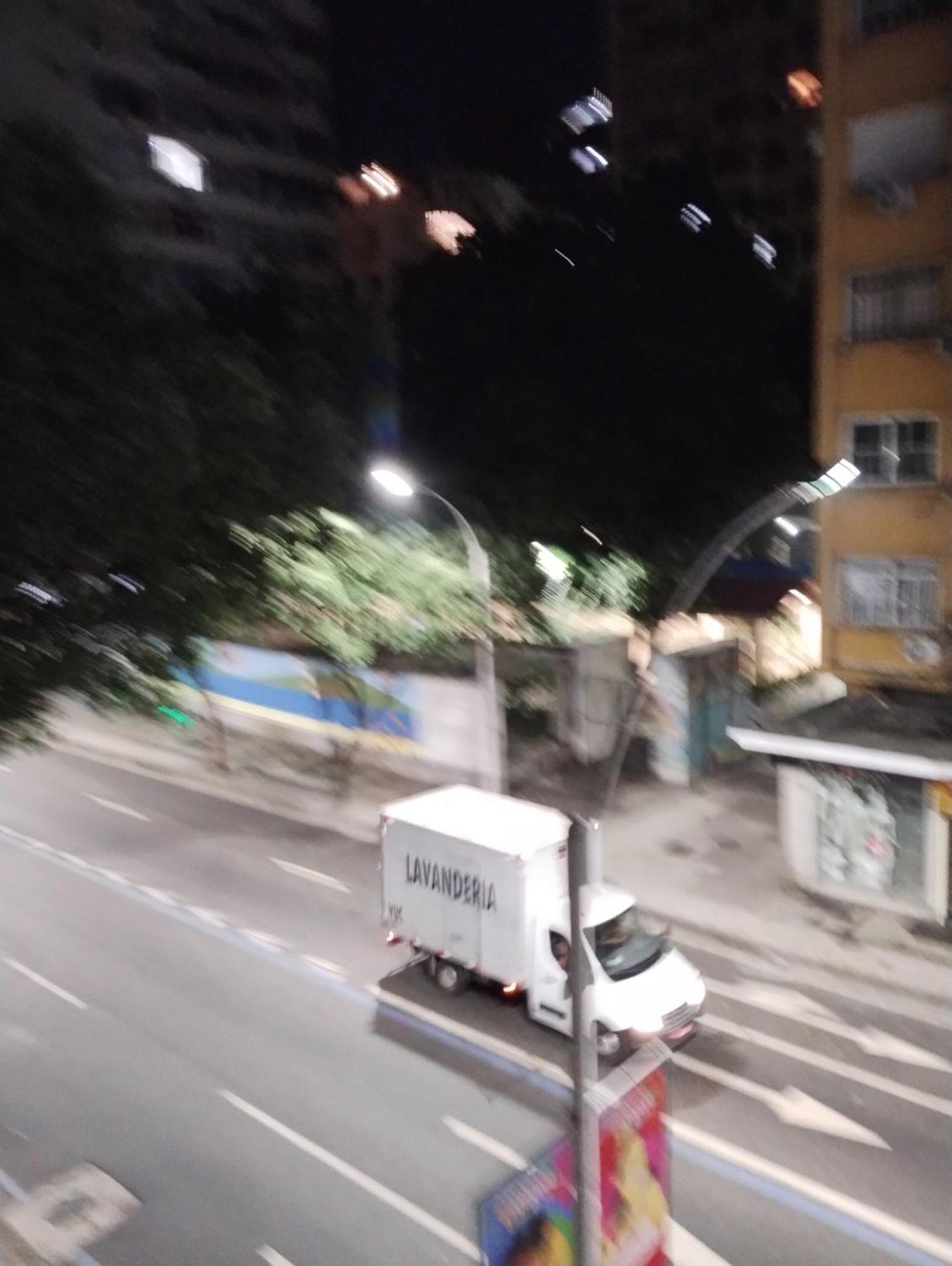 Apartamento Conjugado Dividido Em E Sala