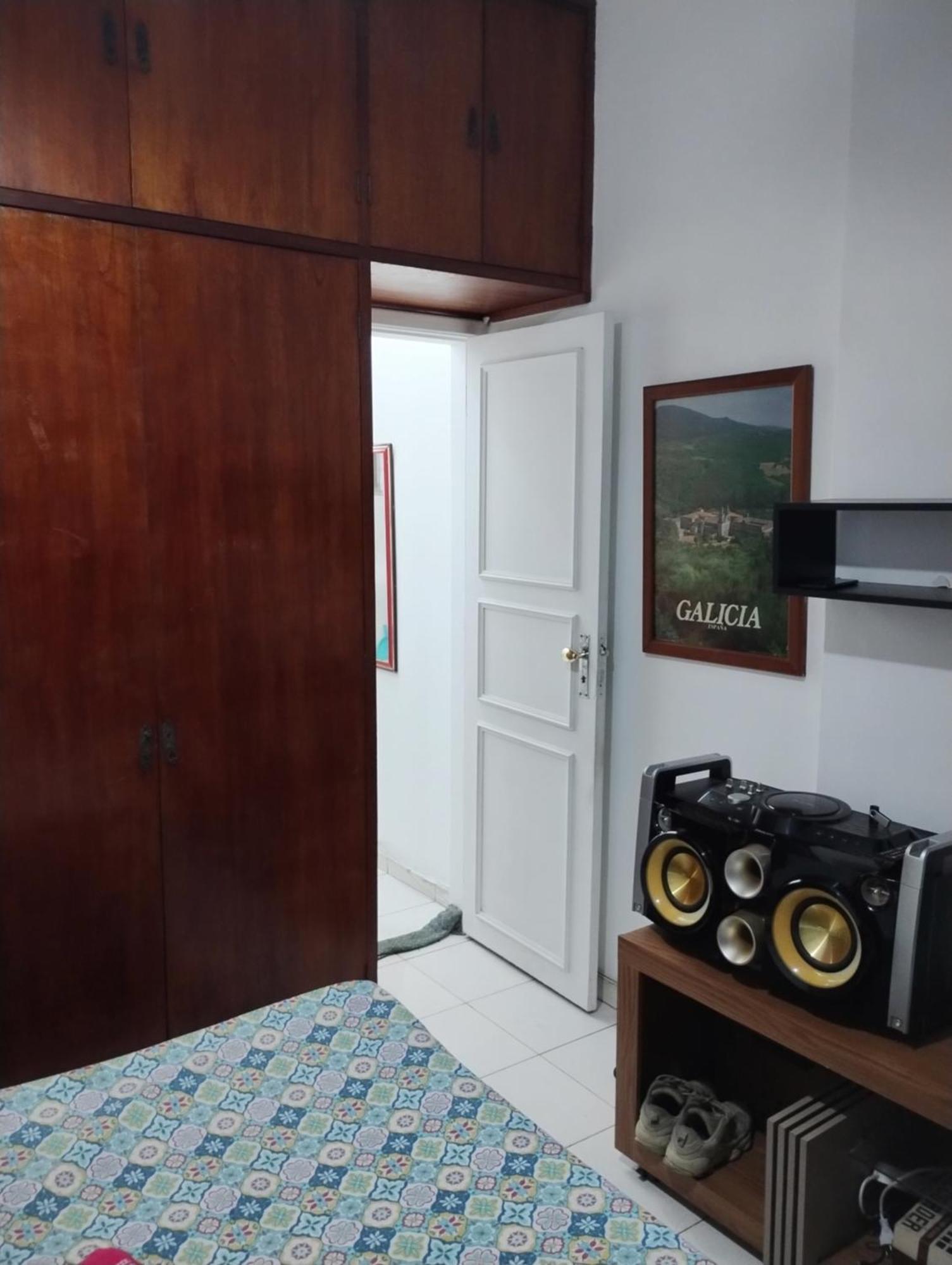 Conjugado Dividido Em E Sala